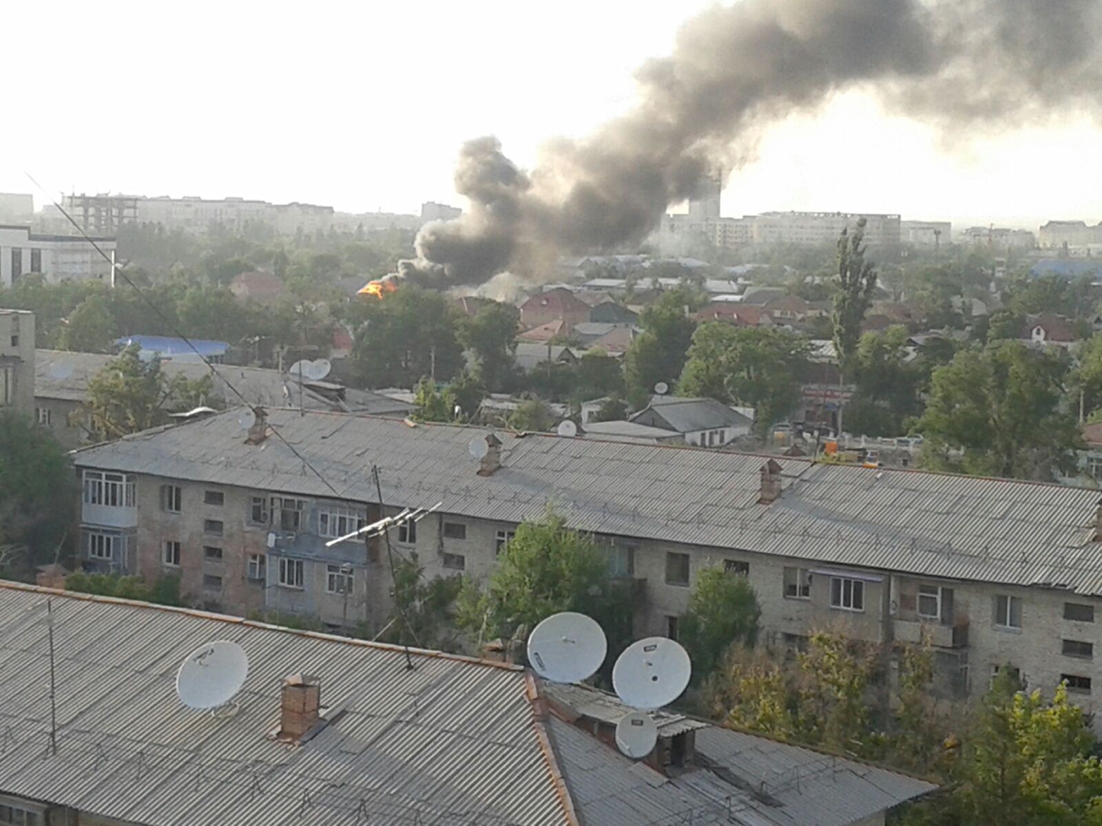 В Бишкеке спецслужбы проводят спецоперацию с применением огнестрельного оружия 