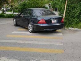 Опасно. Бишкекчане просят водителей не&nbsp;оставлять машины на&nbsp;пешеходных переходах
