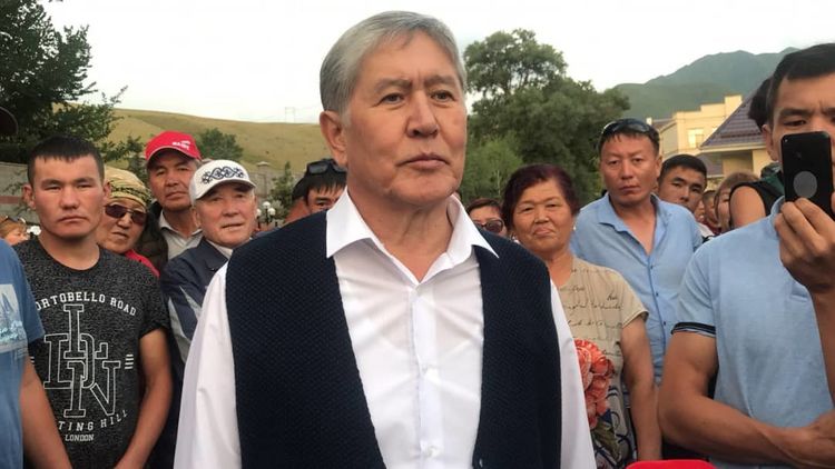 Алмазбек Атамбаев собирается покинуть страну на следующей неделе