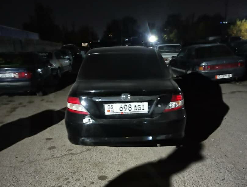Водителя Honda с подложными номерами задержали в Бишкеке