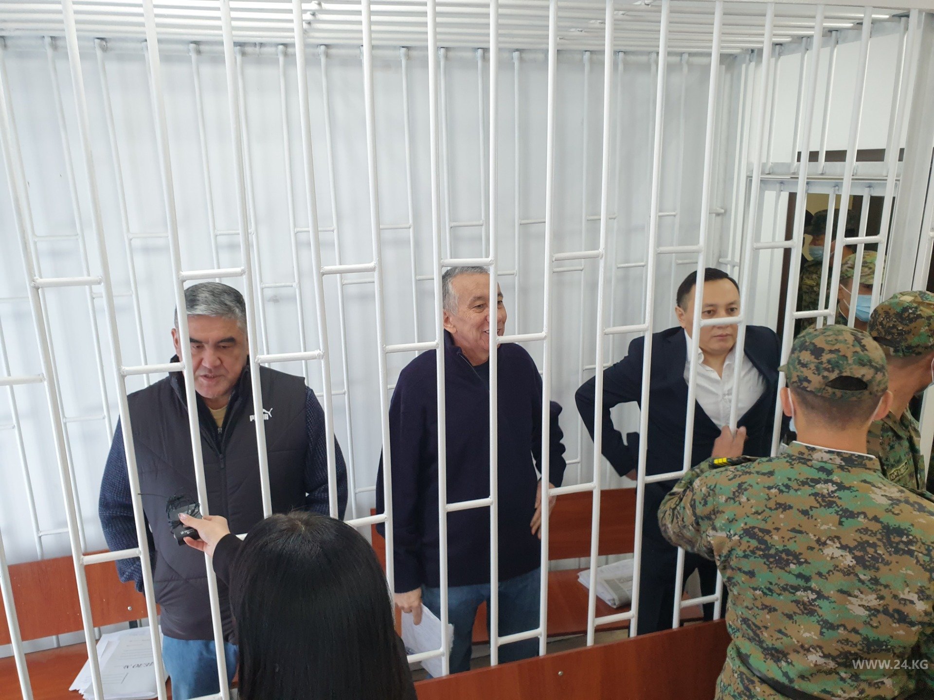 Октябрьские события. Алмазбека Атамбаева вновь не привезли в суд