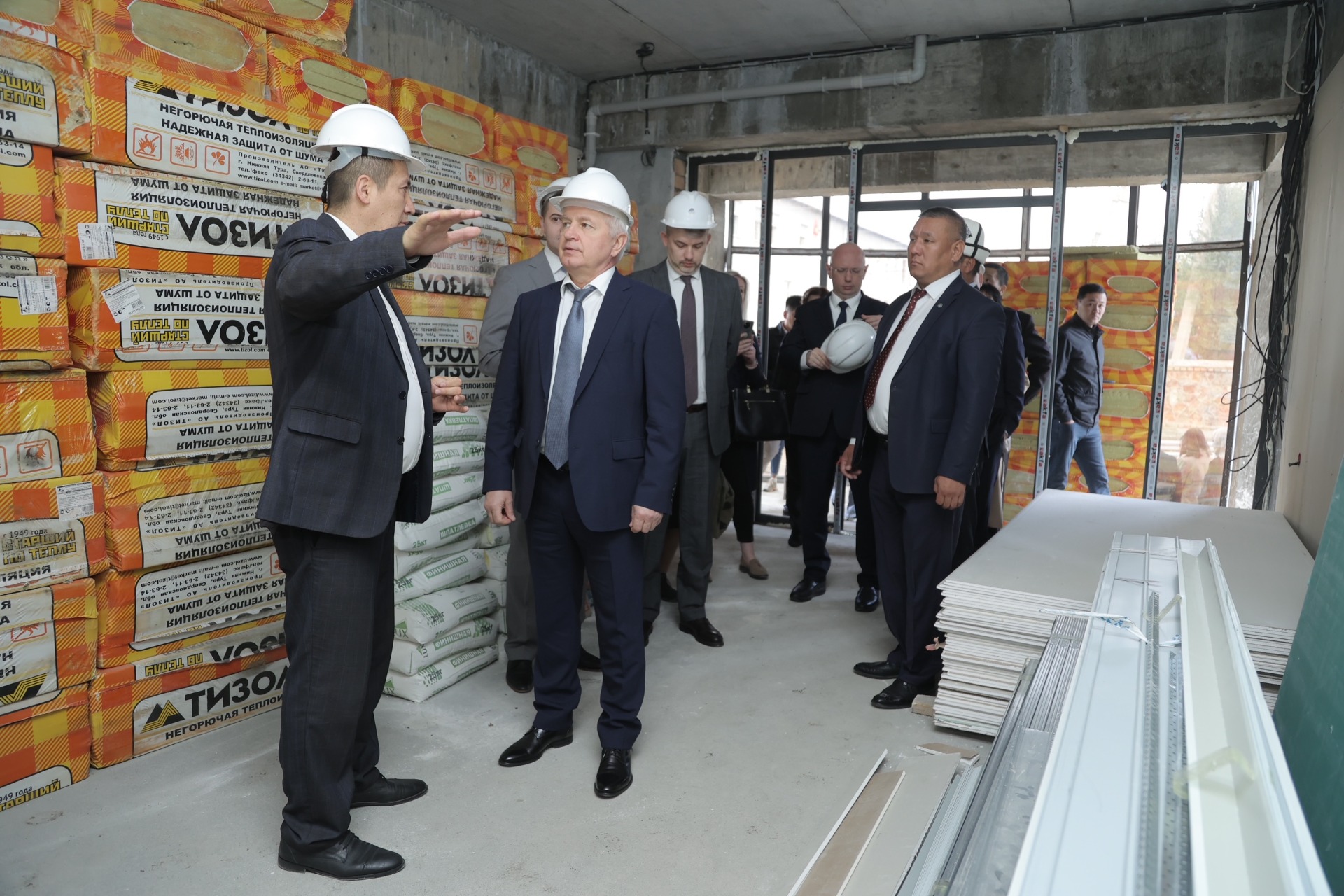 В Кызыл-Кие построят медицинско-диагностический центр за счет кредита РКФР