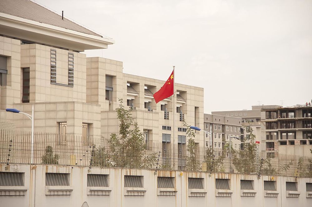Кончина Цзян Цзэминя. В посольстве Китая в Кыргызстане открыли траурный зал