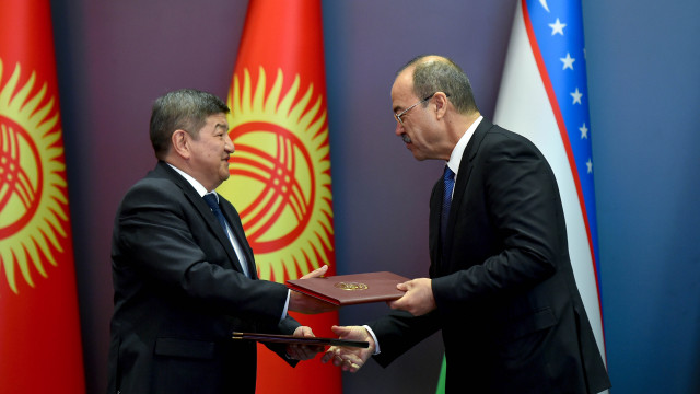Уголь и "умные" счетчики. Новые соглашения между Кыргызстаном и Узбекистаном