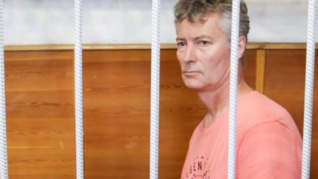 Бывший мэр Екатеринбурга Евгений Ройзман отбыл 14 суток и вышел на свободу