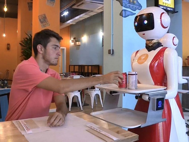 Первый в мире полностью автоматизированный ресторан открывают в Калифорнии
