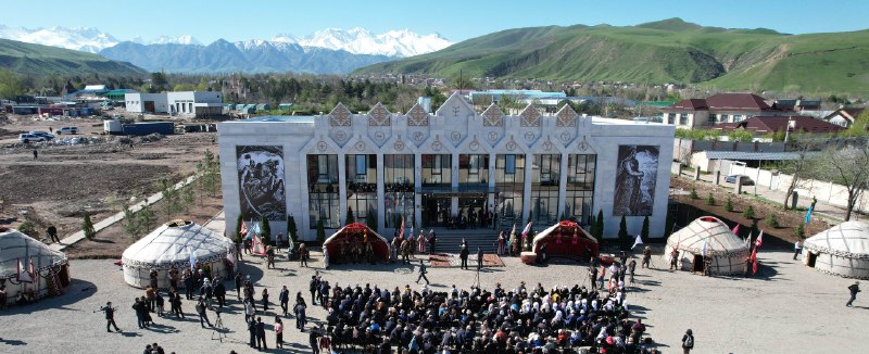 Садыр Жапаров открыл новое здание Кыргызского национального театра 