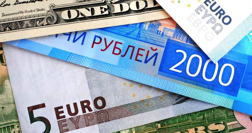 Рубль и евро подорожали относительно сома, доллар подешевел