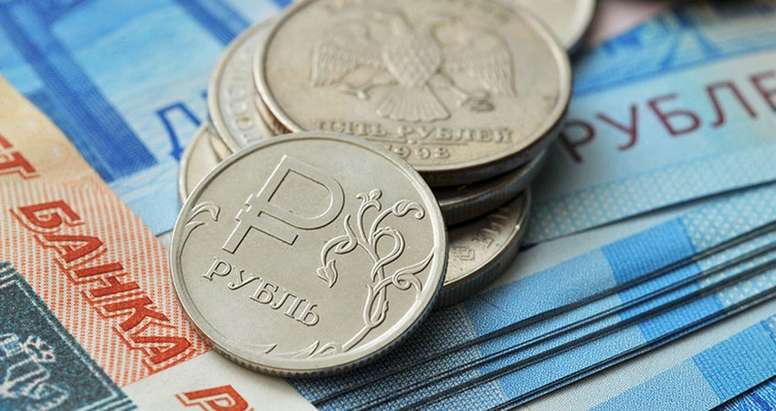 Рубль подорожал относительно сома. Доллар продолжает дешеветь