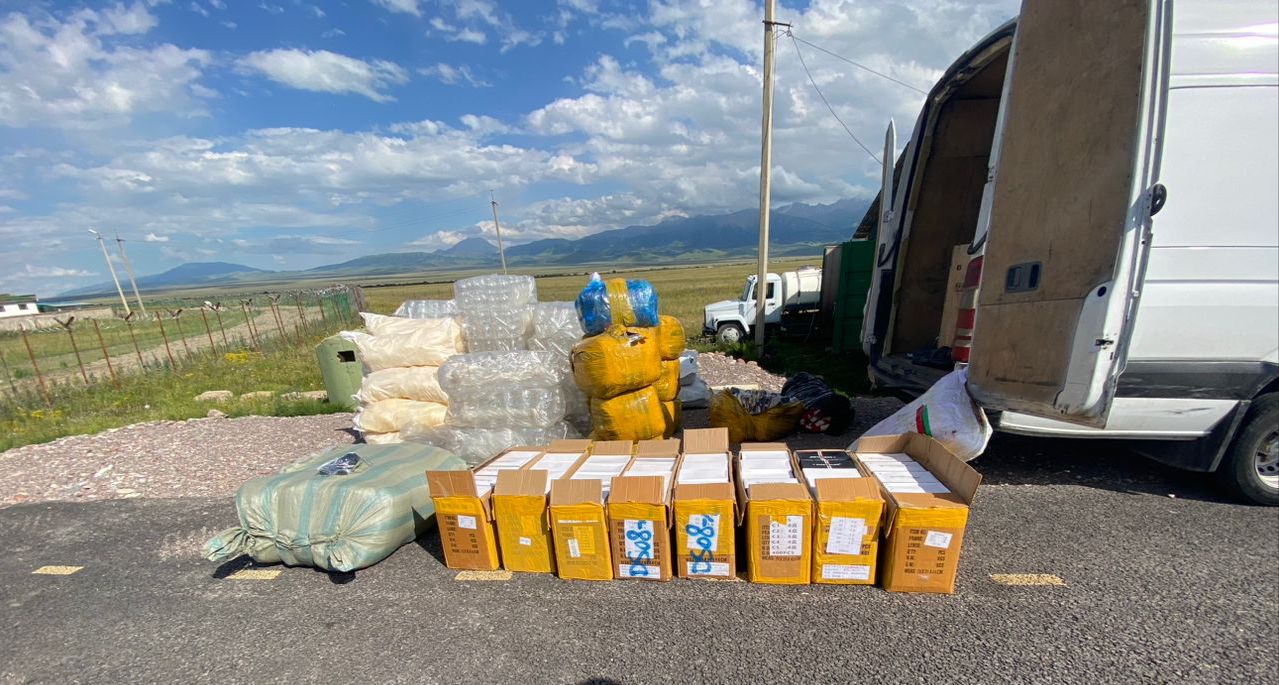 Контрабанду из Казахстана пресекли таможенники Кыргызстана