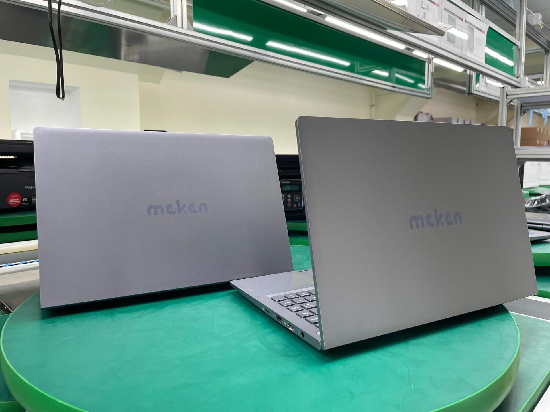 В Кыргызстане презентован первый отечественный ноутбук Meken