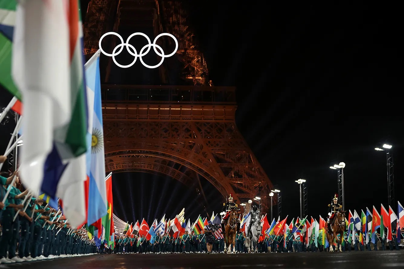 Олимпийский огонь зажжен в Париже. Стартовали XXXIII летние Игры