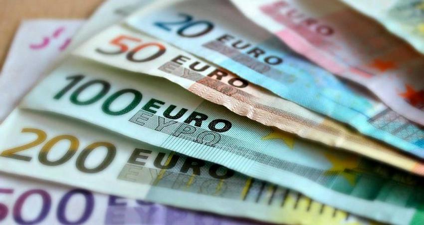 Официальный курс евро впервые за долгое время стал дешевле 91 сома
