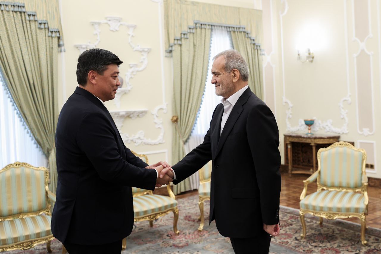 Замглавы кабмина Бакыт Торобаев побывал на инаугурации президента Ирана