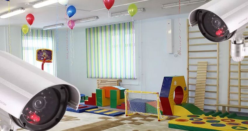 Видеонаблюдение установить в детском саду. Камера видеонаблюдения на детскую площадку. Видеокамера в доу. Видеокамера на садике. Видеонаблюдение в саду.