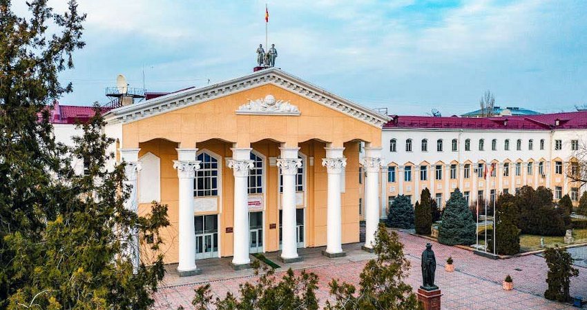 Оксана Гутзейттің жалаңаш суреттері Әйелімнің ит стиліндегі позасының фотосы