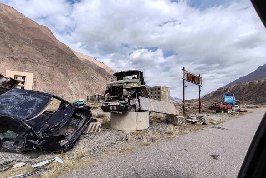 Орыс порно: үйдегі дымқыл оргазм