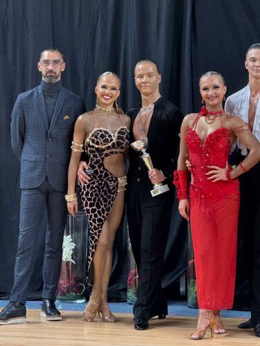 Kyrgyz athletes win gold in sports ballroom dancing in France