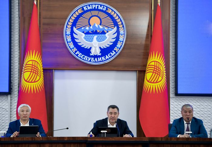 Садыр Жапаров Өзгөн районунун тургундары менен жолугушту. Эмнелер талкууланды?