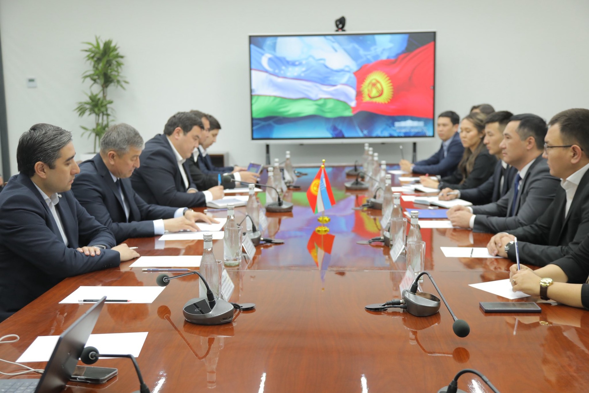 Кыргызстан и&nbsp;Узбекистан расширяют партнерство в&nbsp;сфере строительства и&nbsp;ЖКХ