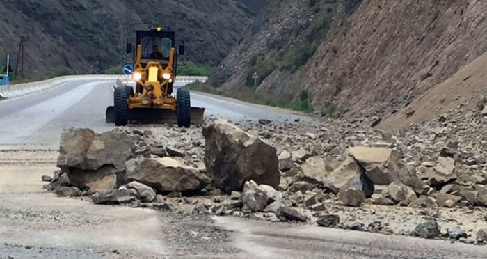 Айдоочуларга эскертүү! Бүгүн Боомдо таш түшүрүү иштери жүргүзүлөт