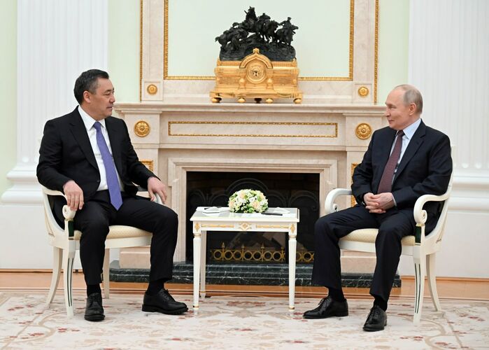 Садыр Жапаров Владимир Путин менен сүйлөшүүлөрдү өткөрдү. Эмнелер талкууланды?