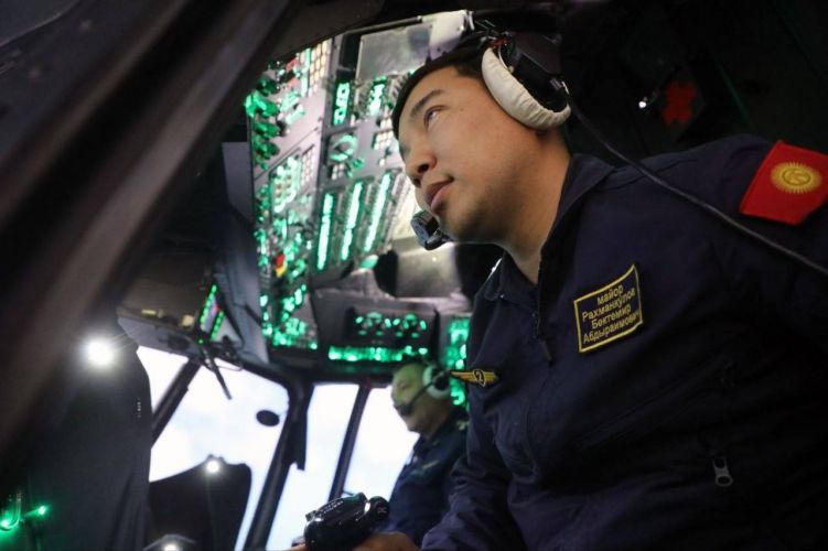 Kyrgyzstan receives modern helicopter pilot training simulator from Russia