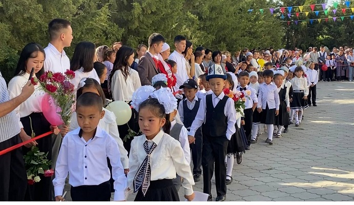 Быйыл мектептерде биринчи коңгуроо 15-сентябрда кагылат