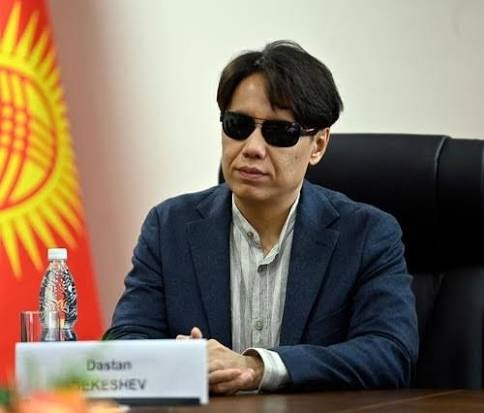Депутат раскритиковал качество арыков, устанавлива