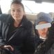 Фото пресс-службы ГУВД Бишкека. Сотрудница службы общественной безопасности ГУВД Бишкека и потерявшийся ребенок 