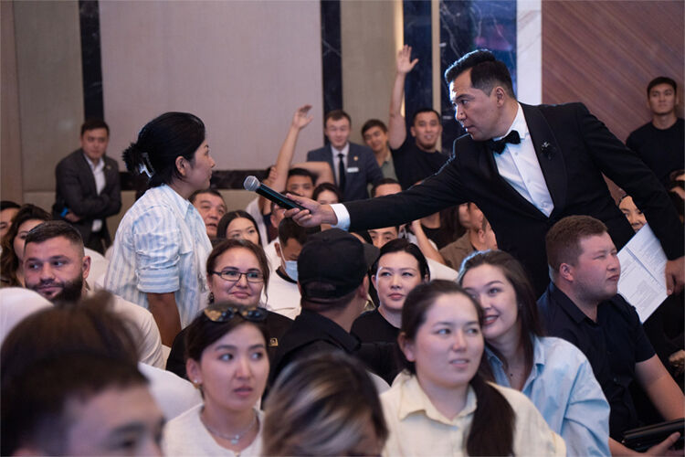 организаторов