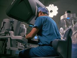 Роботическая хирургия в&nbsp;Acıbadem: высокая точность и&nbsp;быстрое восстановление
