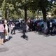 Фото Адиля Турдакулова. Жители Баткена ждут транспорт, чтобы вернуться домой