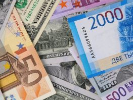 Тенге сохраняет лидерство, евро достиг 100&nbsp;сомов: курс валют на&nbsp;6&nbsp;июля
