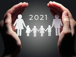 Рост бедности, прививки за&nbsp;деньги, сдвиг учебного года. Чем запомнился 2021-й
