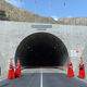 Фото пресс-службы кабмина. На дороге Бишкек — Ош построен противолавинный тоннель