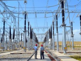 Распредкомпании заявили о&nbsp;риске монополии рынка и&nbsp;просят президента вмешаться
