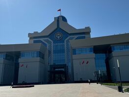 Строже декларировать личные интересы и&nbsp;связи обяжут чиновников Кыргызстана
