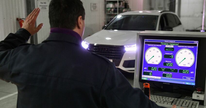 Президент ввел временное регулирование техосмотра транспорта и&nbsp;заморозил цены
