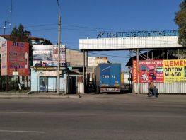 Дочь экс-посла Эмилбека Узакбаева задержали за&nbsp;приватизацию 30-летней давности
