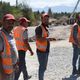 Фото 24.kg. Иностранные рабочие на строительной площадке