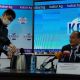 Фото 24.kg. Министр принимает иссык-кульский корень в прямом эфире