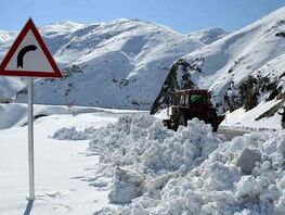 Бишкек-Торугарт унаа жолуна кар көчкү түштү. Жол жабылды
