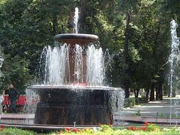 Мэр Бишкека потребовал вернуть фонтан, который уже разрушили до&nbsp;основания
