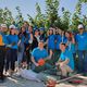 Фото Эсена Турусбекова. С волонтерами ЮНИСЕФ с мероприятия по посадке деревьев в одной из школ Бишкека