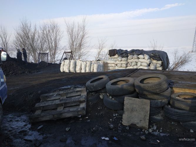 Фото 24.kg. Продажа угля на объездной в районе новостройки «Дордой-2»