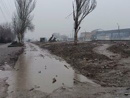 Жители Лебединовки жалуются на&nbsp;разбитый тротуар и&nbsp;отсутствие освещения 