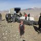 Фото пресс-службы правительства. Памирским кыргызам привезли гуманитарный груз из КР