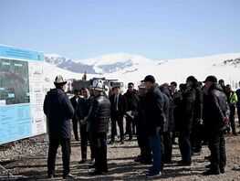 Kasymaliev inspects construction of key roads in Issyk-Kul region