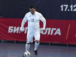 Почему Садыр Жапаров не&nbsp;работает, а&nbsp;играет в&nbsp;футбол? Президент ответил критикам 